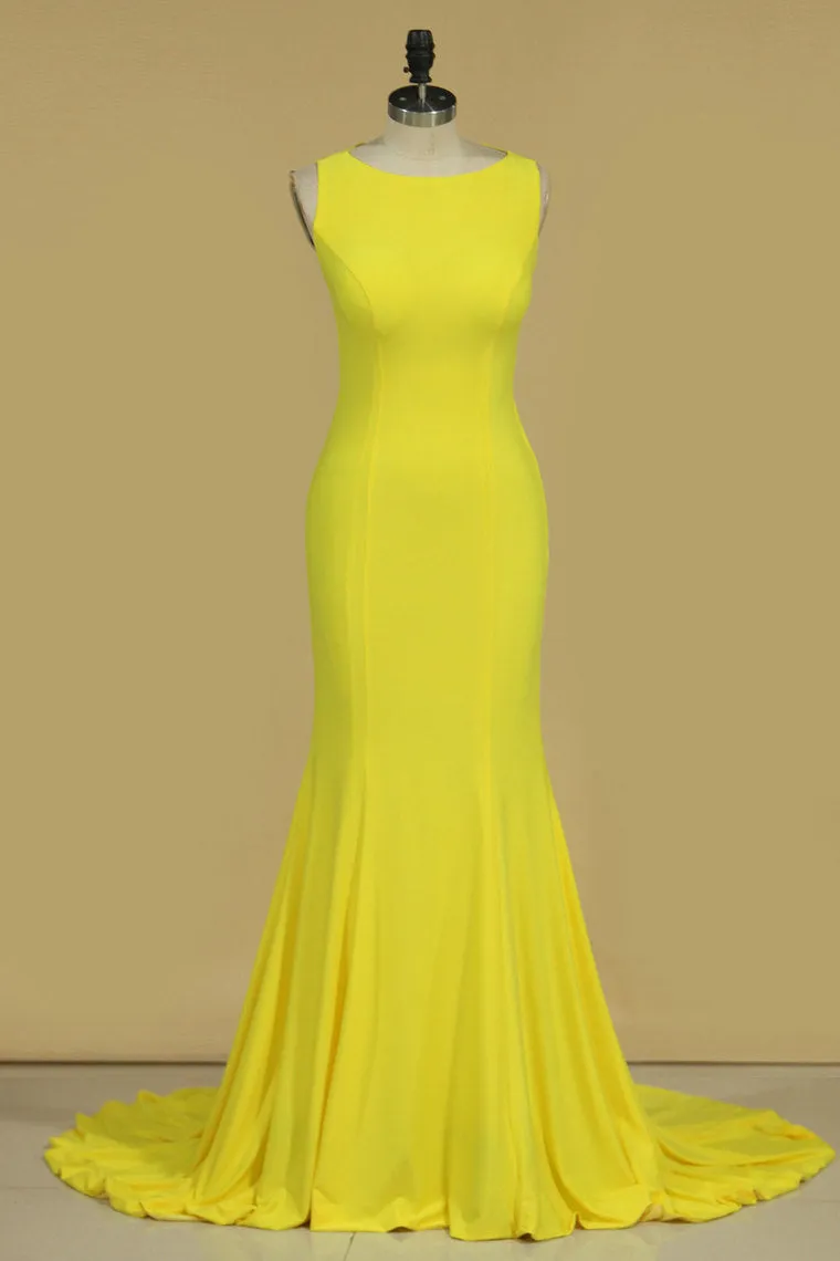 2024 Scoop Mermaid Spandex Evening Dresses Sweep Train