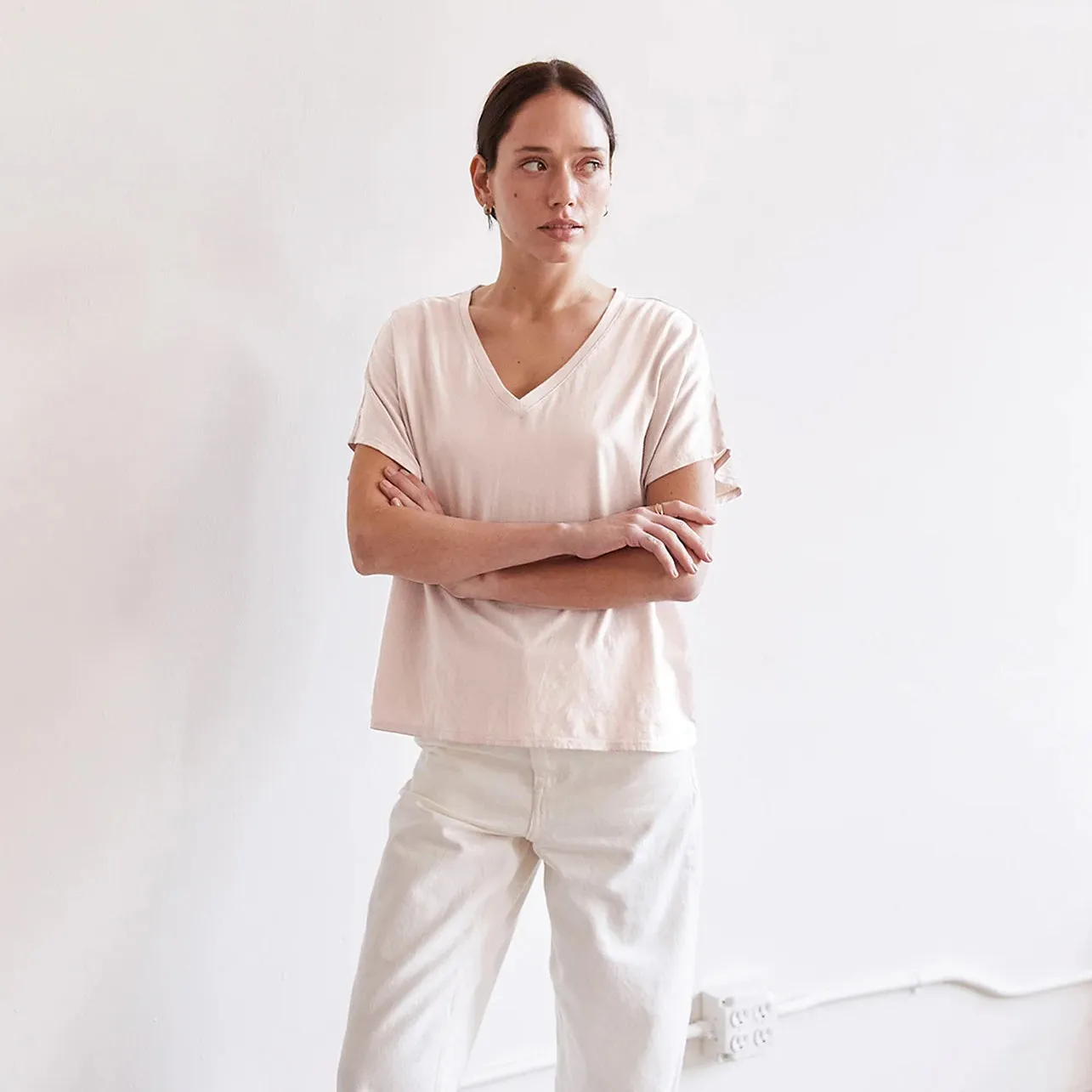 It Is Well L.A. Organic V-Neck Boxy Tee